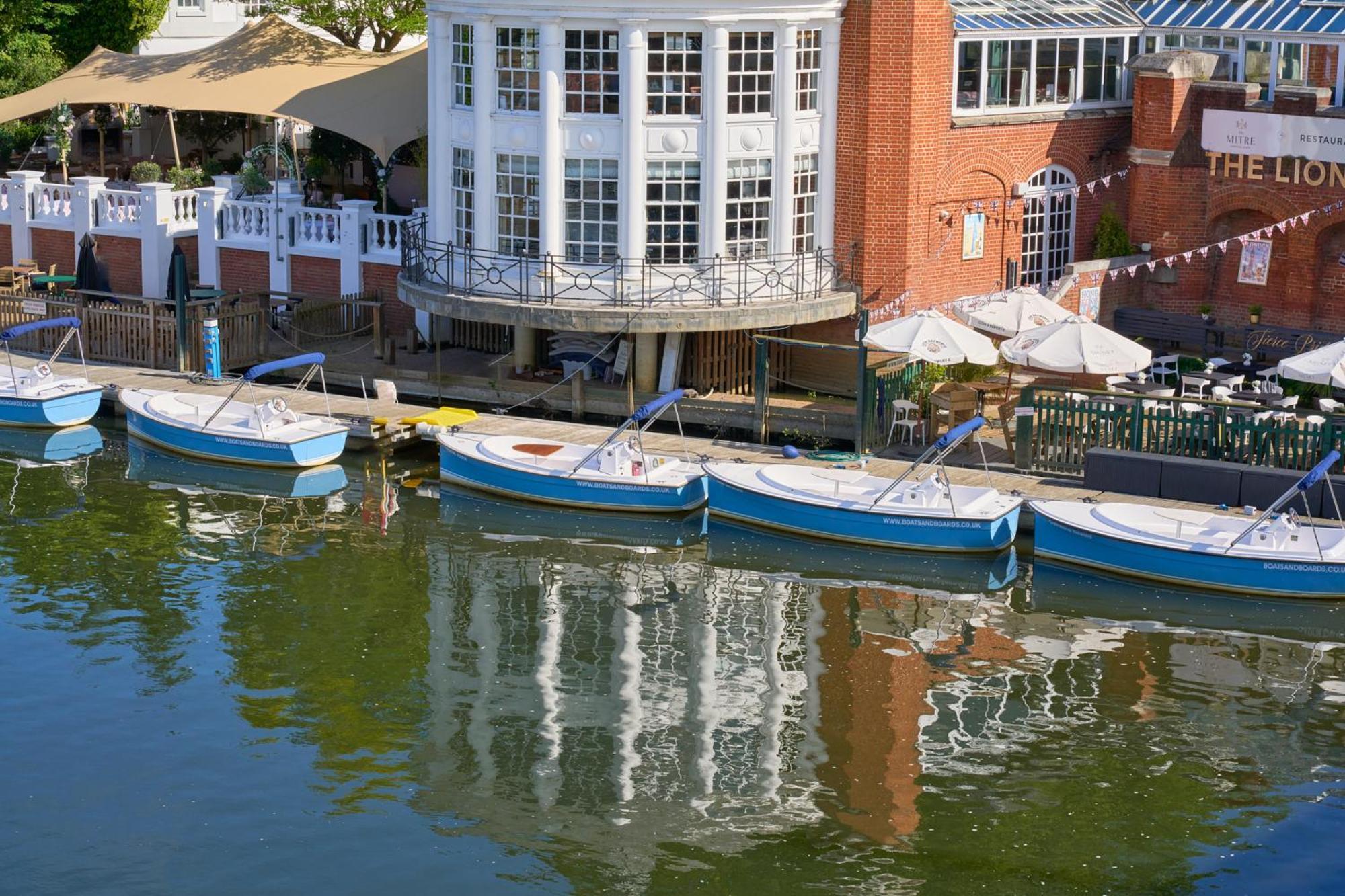 The Mitre, Hampton Court Hotel Kingston upon Thames  Exterior photo The River Restaurant